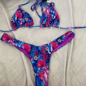 Sami’s bikinis set
